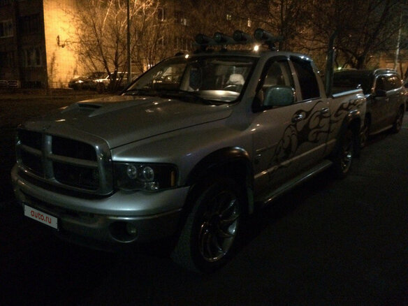 2004 Dodge RAM III (DR/DH), серебристый - вид 3