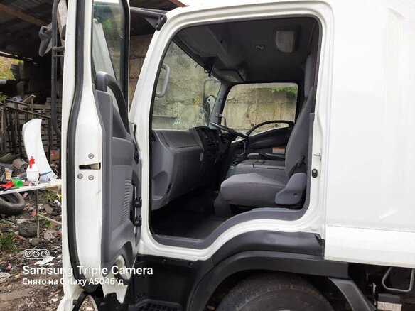 2013 Isuzu Forward (F-Series), белый, 6250000 рублей - вид 16