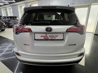 2018 Toyota RAV4 IV (XA40) Рестайлинг, белый, 2665000 рублей, вид 4