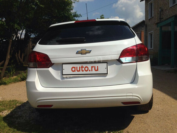 2013 Chevrolet Cruze I Рестайлинг, белый - вид 2