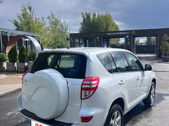 2011 Toyota RAV4 III (XA30) Рестайлинг, белый, 1570000 рублей - вид 5