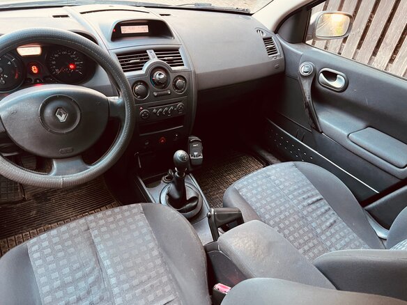 2009 Renault Megane II Рестайлинг, серебристый, 399000 рублей - вид 3