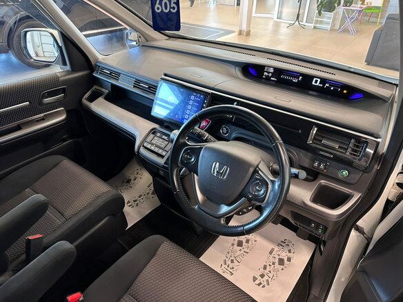2016 Honda Stepwgn V, белый - вид 11