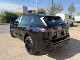 2026 Volkswagen Tiguan L Pro III (China Market), чёрный, 4800000 рублей, вид 5