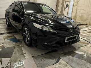2018 Toyota Camry VIII (XV70), чёрный, 2400000 рублей, вид 2