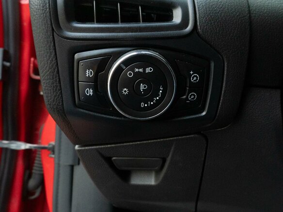 2012 Ford Focus III, красный, 710000 рублей - вид 21