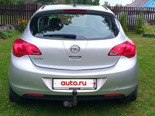 2012 Opel Astra J Рестайлинг, серебристый, 550000 рублей, вид 4