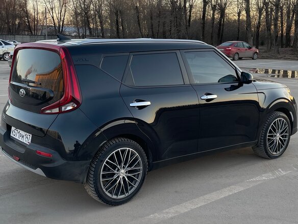 2019 Kia Soul III, чёрный, 1820000 рублей - вид 2