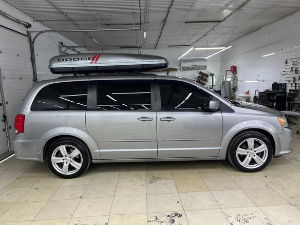 2015 Dodge Caravan Grand V, серый, 2100000 рублей - вид 3