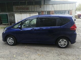 2019 Honda Freed II, синий, 1777000 рублей, вид 4