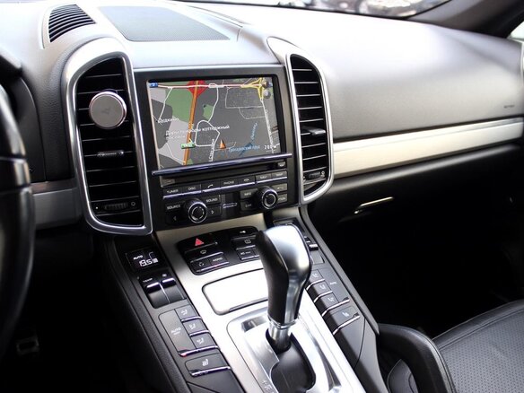 2010 Porsche Cayenne S II (958), серебристый - вид 1