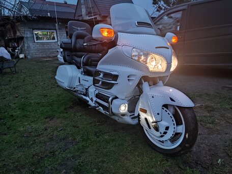 2003 Honda GL 1800 Gold Wing, белый, 700000 рублей, вид 1