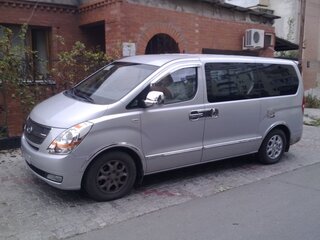 2008 Hyundai Grand Starex I, серебристый, 1400000 рублей, вид 3