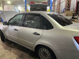 2013 Lada (ВАЗ) Granta I, серебристый, 380000 рублей, вид 3