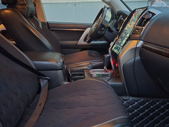 2012 Toyota Land Cruiser 200 Series Рестайлинг 1, серебристый - вид 8