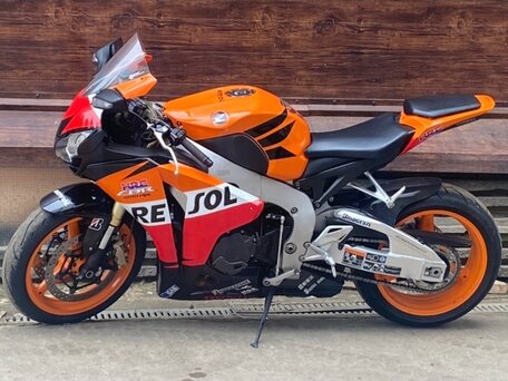 2010 Honda CBR 1000 RR/RA Fireblade, красный, 600000 рублей, вид 2