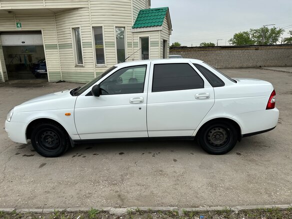 2015 Lada (ВАЗ) Priora I Рестайлинг, белый, 525000 рублей - вид 4