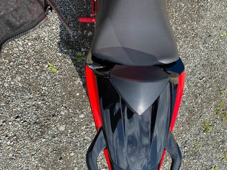2013 Honda CBR 400R, красный, 420000 рублей, вид 2