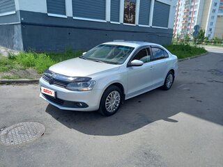 2011 Volkswagen Jetta VI, серебристый, 850000 рублей, вид 1