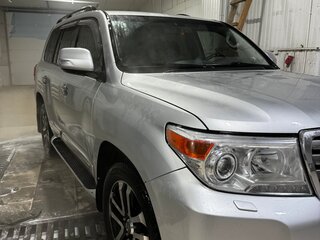 2012 Toyota Land Cruiser 200 Series Рестайлинг 1, серебристый, 4000000 рублей, вид 2