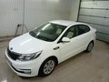 2017 Kia Rio III Рестайлинг, белый, 970000 рублей