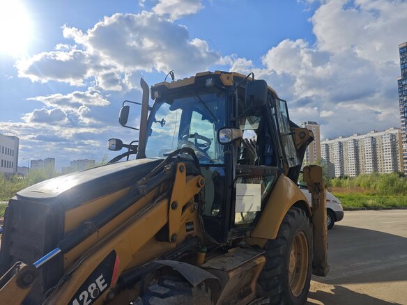 2011 Caterpillar 428, жёлтый, 4200000 рублей - вид 20