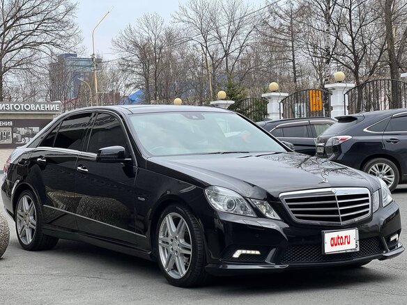 2010 Mercedes-Benz E-Класс 250 5G-Tronic IV (W212, S212, C207), чёрный - вид 1