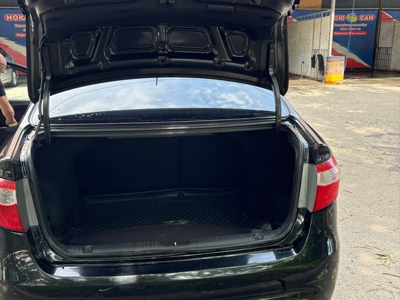 2013 Kia Rio 4-speed III, чёрный, 1000000 рублей - вид 4