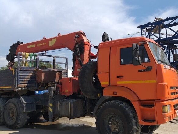 2016 КамАЗ 65806, оранжевый, 8000000 рублей
