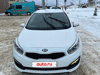 2016 Kia Ceed II Рестайлинг, белый, 1090000 рублей, вид 1