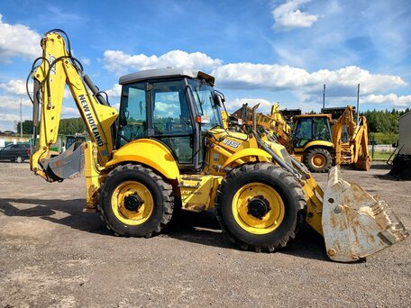 2008 New Holland B115, жёлтый, 3990000 рублей, вид 2