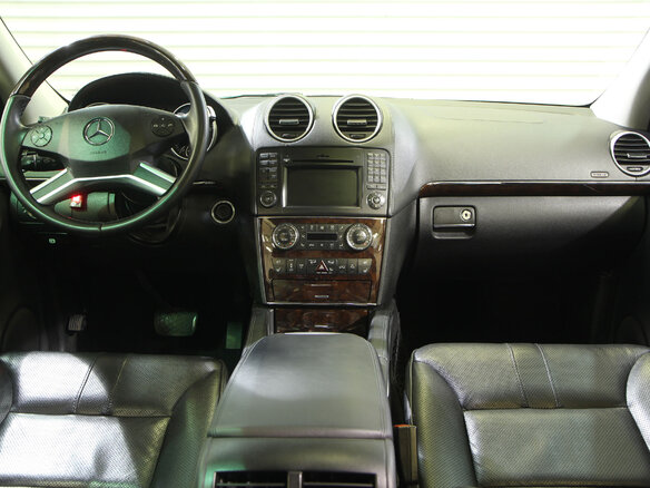 2010 Mercedes-Benz M-Класс 500 II (W164) Рестайлинг, чёрный - вид 13