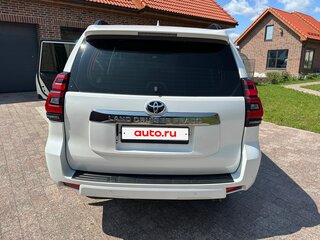 2019 Toyota Land Cruiser Prado 150 Series Рестайлинг 2, белый, 4700000 рублей, вид 4