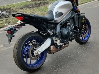 2021 Yamaha MT-09 (FZ-09), серый, 1150000 рублей, вид 2