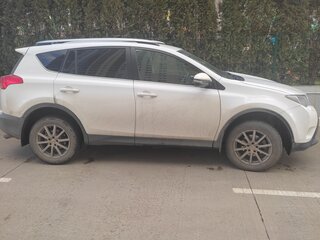 2015 Toyota RAV4 IV (XA40), белый, 1850000 рублей, вид 3