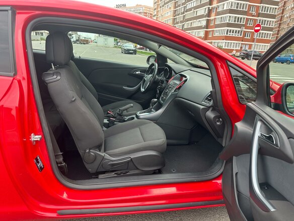 2012 Opel Astra GTC J Рестайлинг, красный, 877000 рублей - вид 12