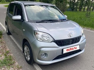 2017 Toyota Passo III, серебристый, 945000 рублей, вид 5