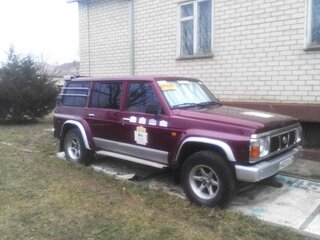 1992 Nissan Patrol IV (Y60), красный, 1290000 рублей, вид 1