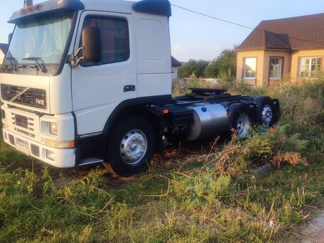 2001 Volvo FM, белый, 1750000 рублей, вид 1