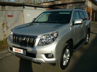 2013 Toyota Land Cruiser Prado 150 Series, серебристый, 8000000 рублей, вид 2