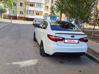 2012 Kia Rio 4-speed III, белый, 950000 рублей, вид 3