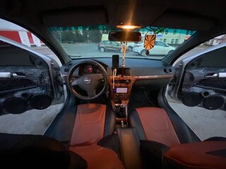 2013 Opel Astra H Рестайлинг, серебристый, 550000 рублей, вид 3
