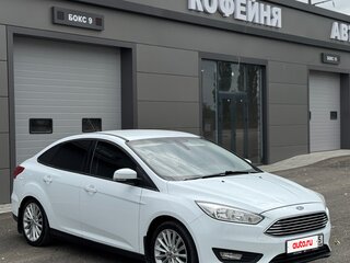 2017 Ford Focus III Рестайлинг, белый, 1270000 рублей, вид 3