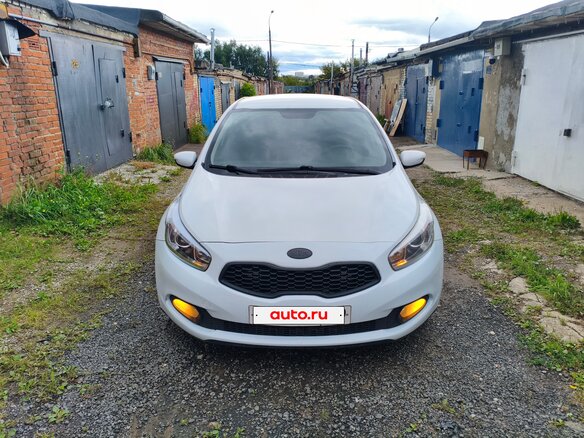 2014 Kia Ceed II, белый, 980000 рублей - вид 1