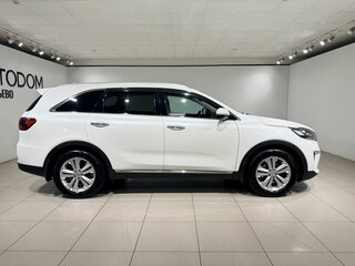 2018 Kia Sorento III Prime Рестайлинг, белый, 1790000 рублей, вид 4
