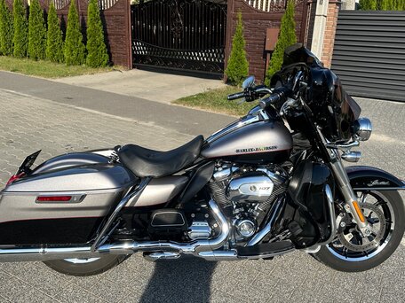 2017 Harley-Davidson Ultra Limited, серебристый, 1800000 рублей, вид 4