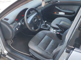 1999 Audi A6 II (C5), серебристый, 400000 рублей, вид 4