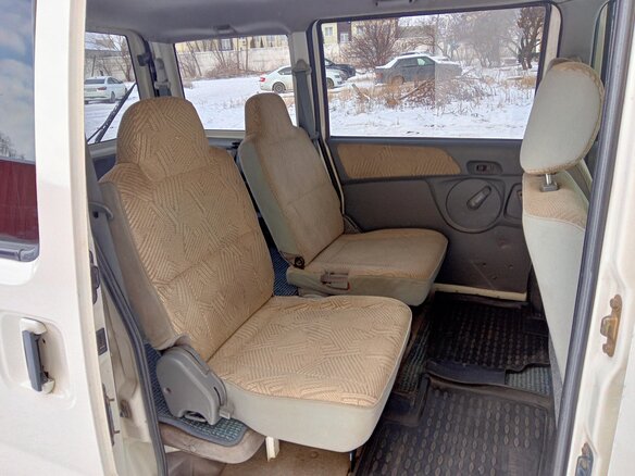 2001 Mitsubishi Town Box Wide I, белый - вид 9