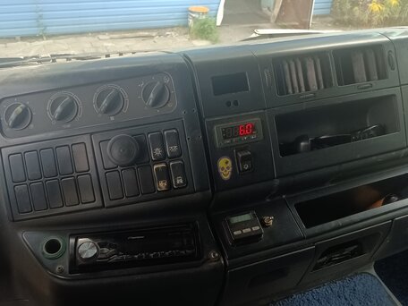 2008 MAN TGL, красный, 2350000 рублей, вид 3