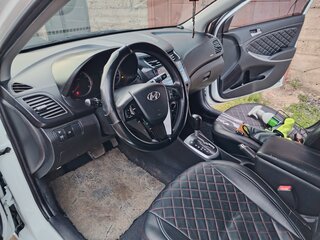 2013 Hyundai Solaris I, белый, 870000 рублей, вид 4